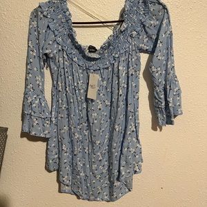 Fue 21 blue top in a size small